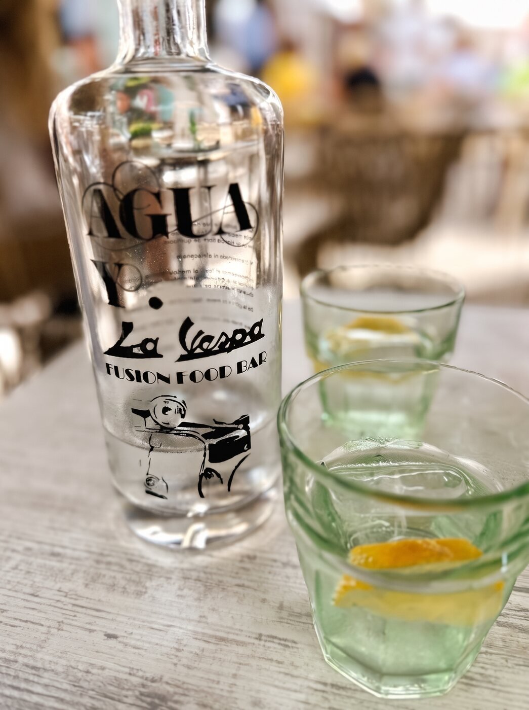 Wasserflasche mit der Marke La Vespa